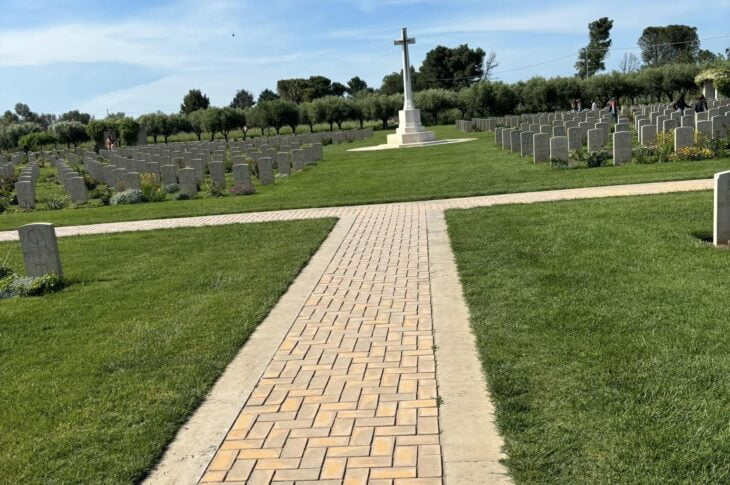 Cimitero canadese